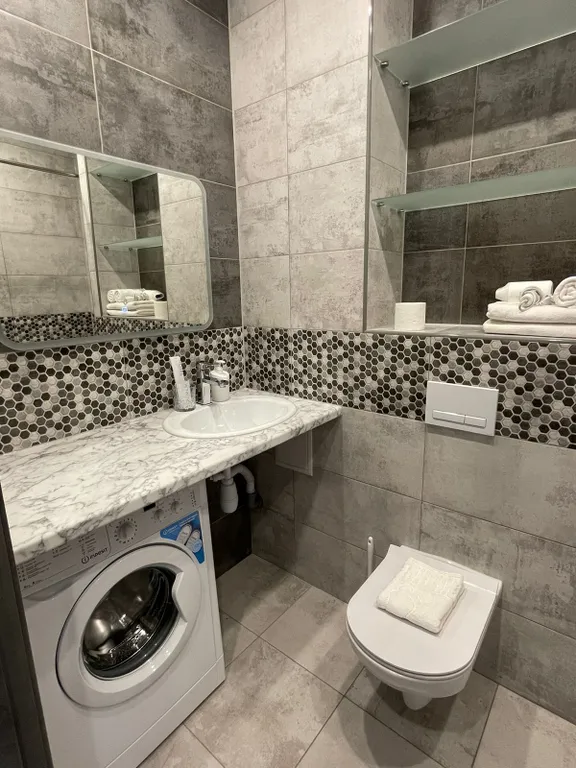 Новый апартамент с красивым видом из окна