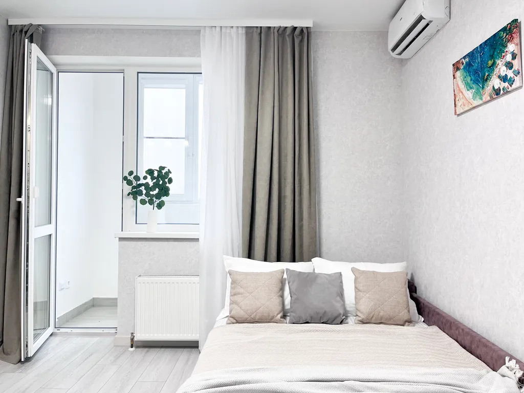 Превосходная студия для двоих с лоджией