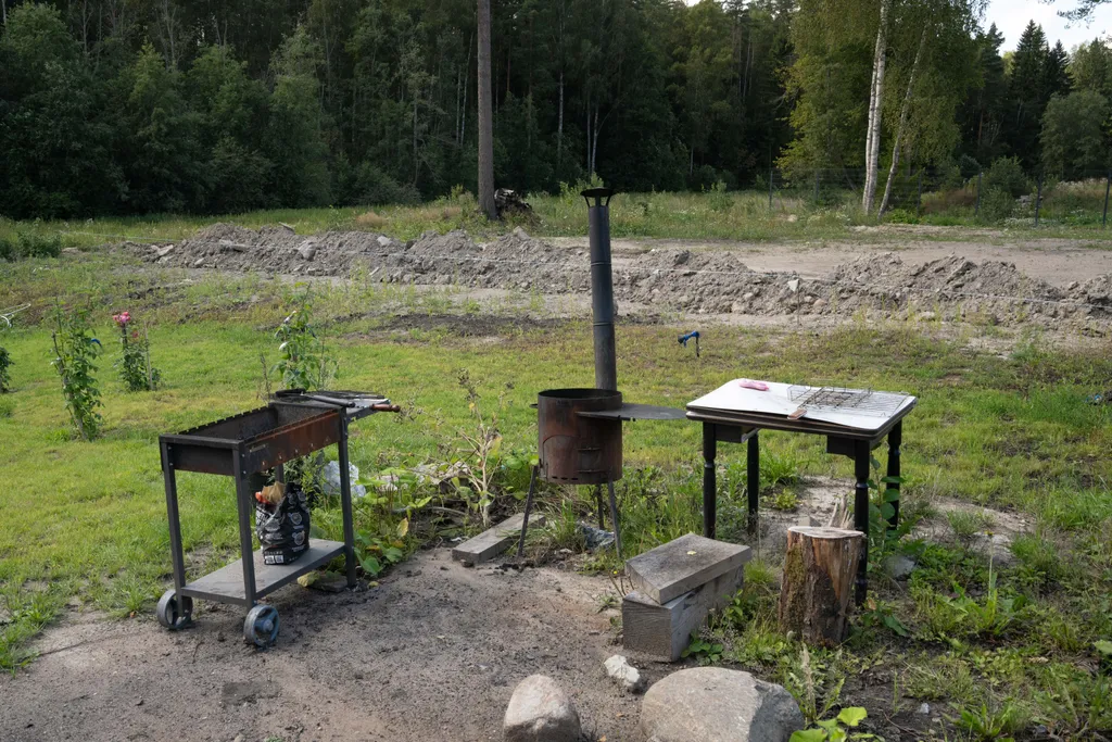 Загородный дом на берегу реки со своим пляжем