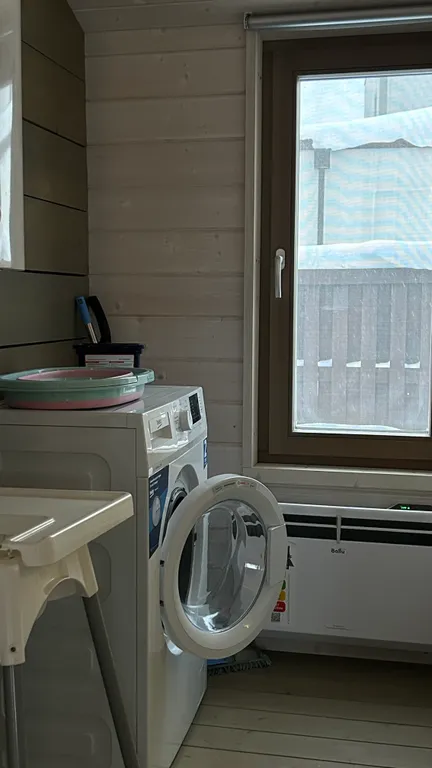 Панорамный дом с камином в престижном поселке