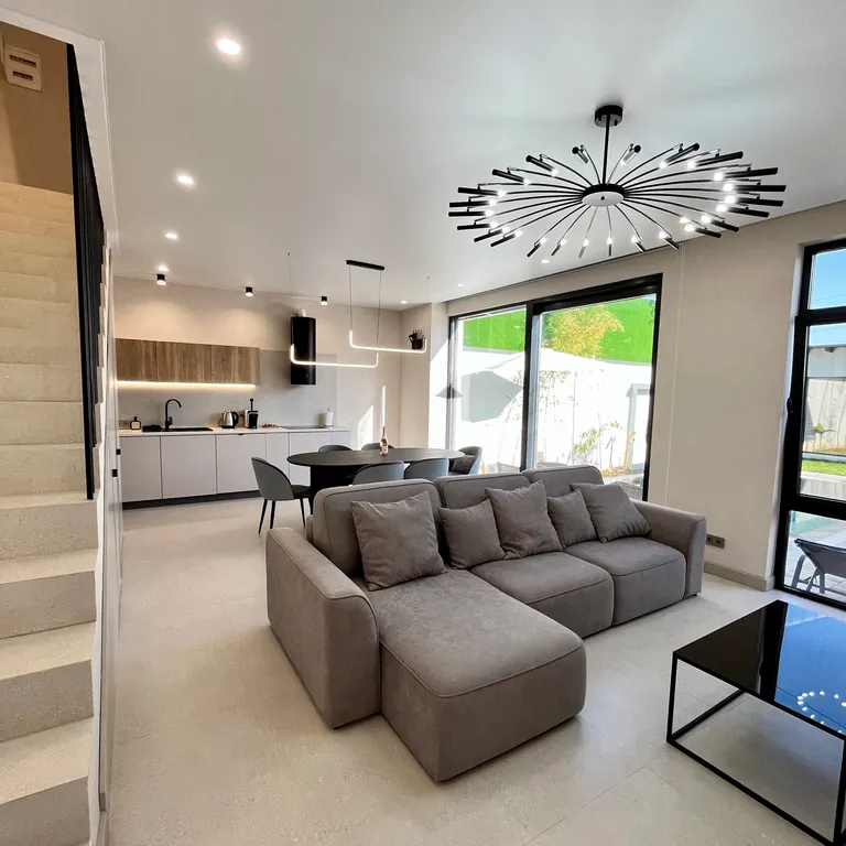 Коттедж с бассейном и баней