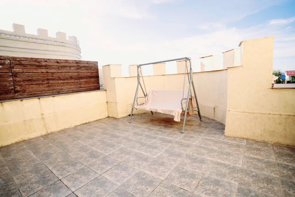 Номер люкс со своей террасой в замке у моря