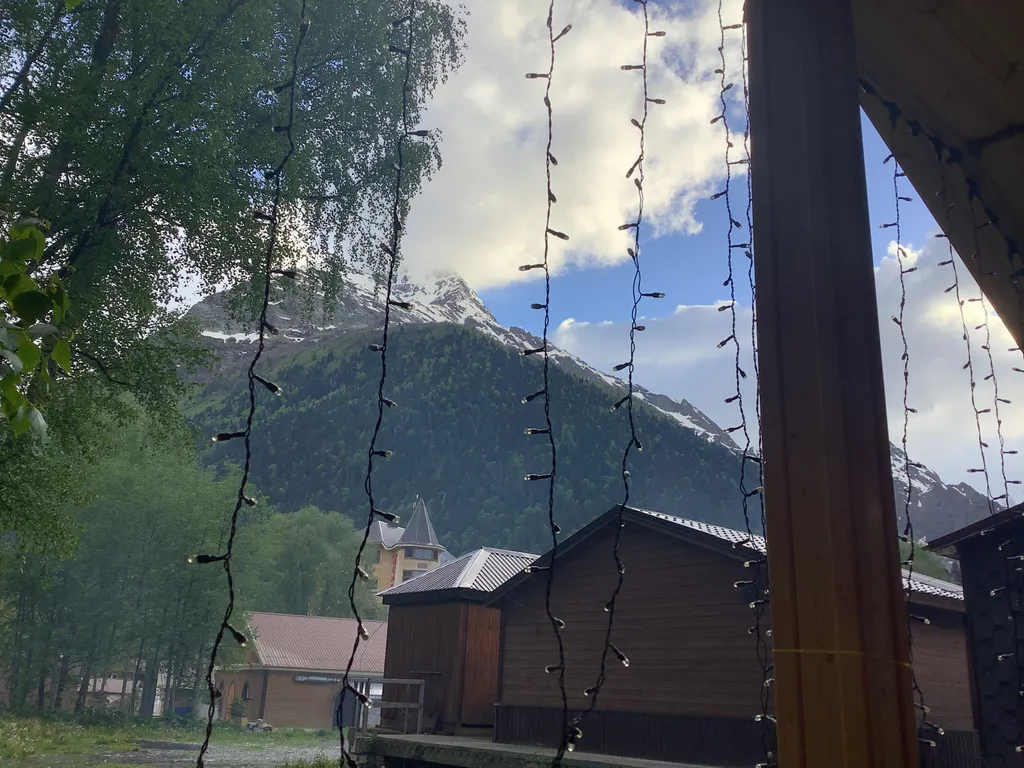 8-комнатный Дом