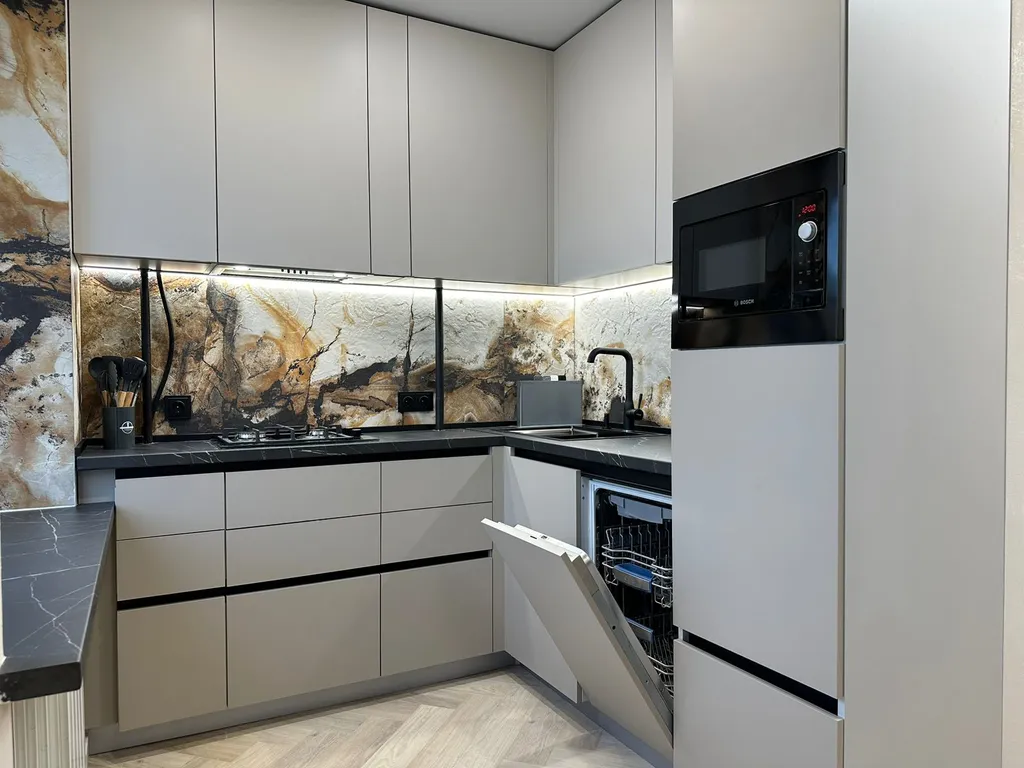 Панорамная роскошь в центре города: новые апартаменты с видом на жизнь