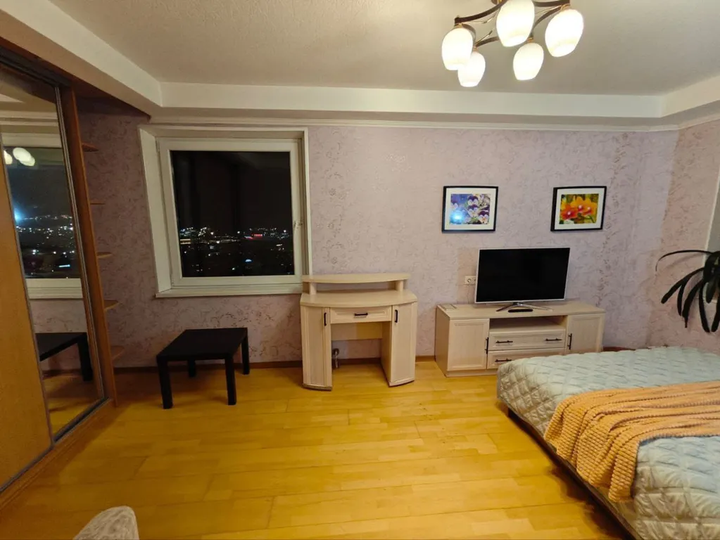 Двухкомнатная видовая квартира рядом с центром города