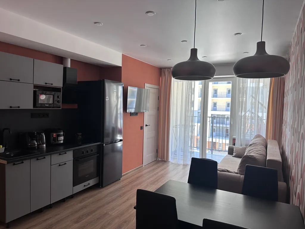 Яркая уютная просторная и позитивная квартира для запоминающего отдыха