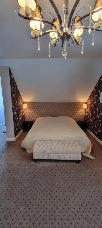 Вилла художника у моря с бассейном