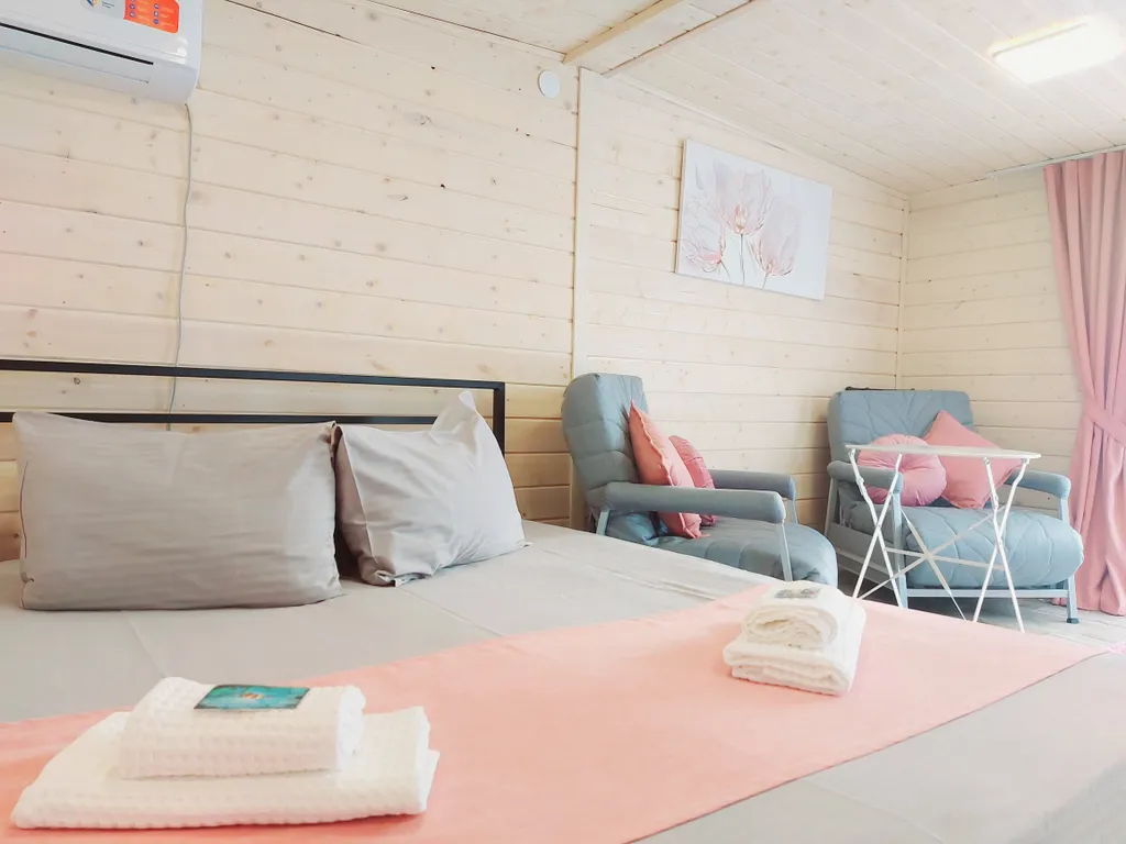 Дом с розовым чаном