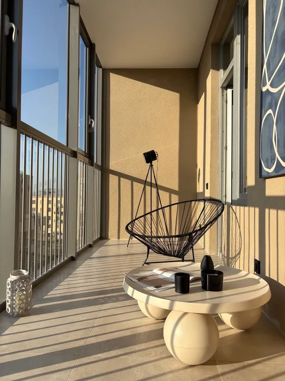 Абсолютно новая квартира в центре на набережной