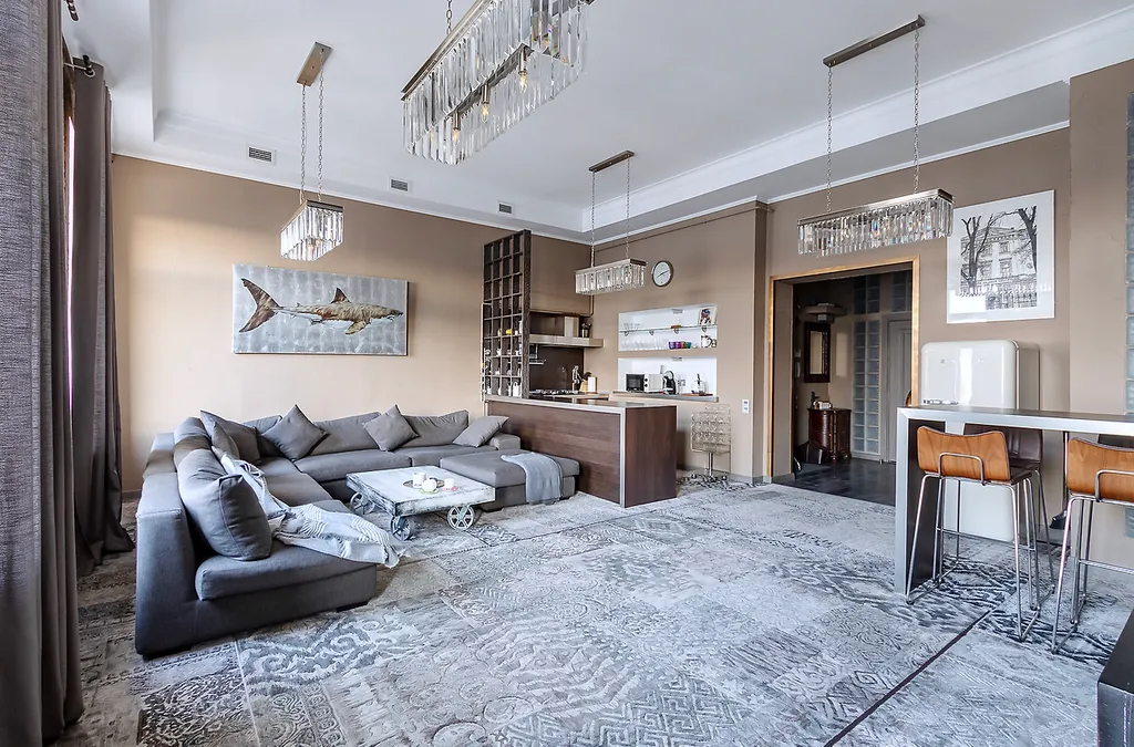 Дизайнepcкие апартаменты с великолепным видом нa Фонтaнку