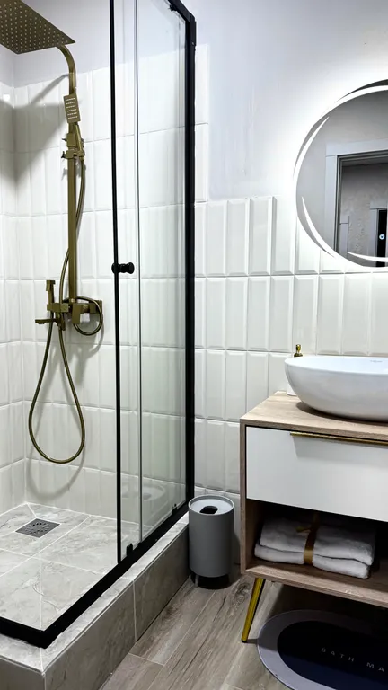 Плавдом на озере