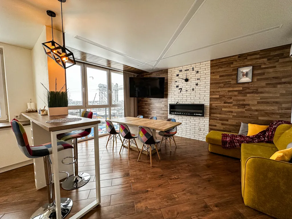 Geometry - просторная квартира с панорамным видом на реку в центре