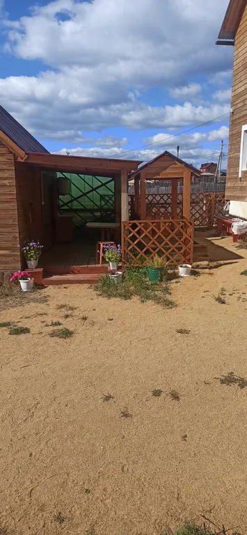 Комната с диваном