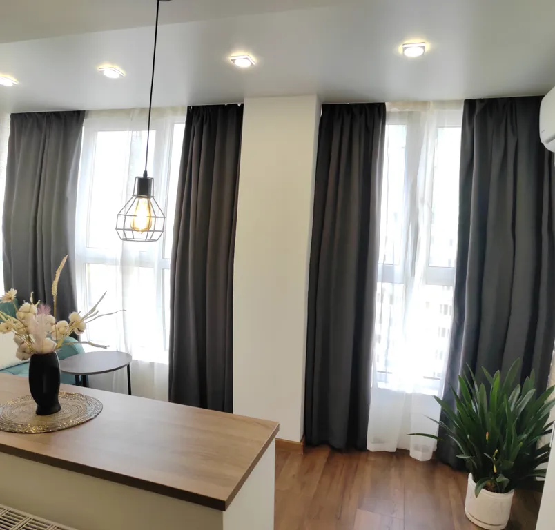 Квартира-студия с дизайнерским ремонтом рядом с центром города