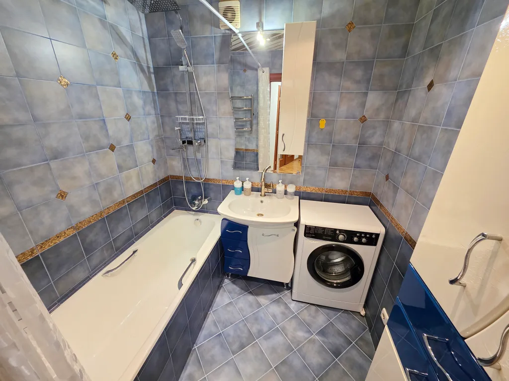 Большая, классная 2-х комнатная квартира