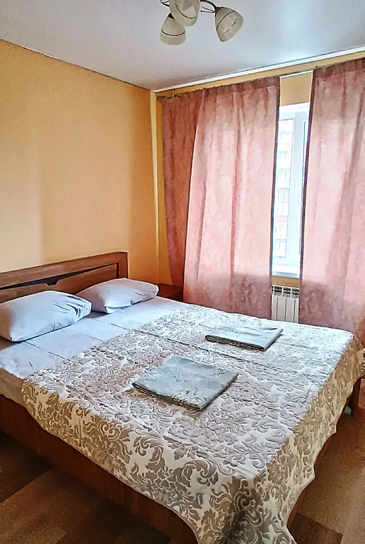 Квартира с видом на набережную и горы