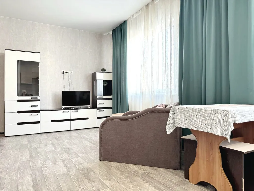 Студия с балконом рядом с Кузбасс Ареной и Ледовым дворцом