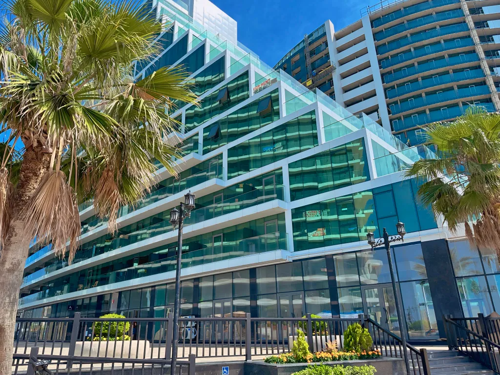 Апартаменты на берегу моря с отдельной спальней