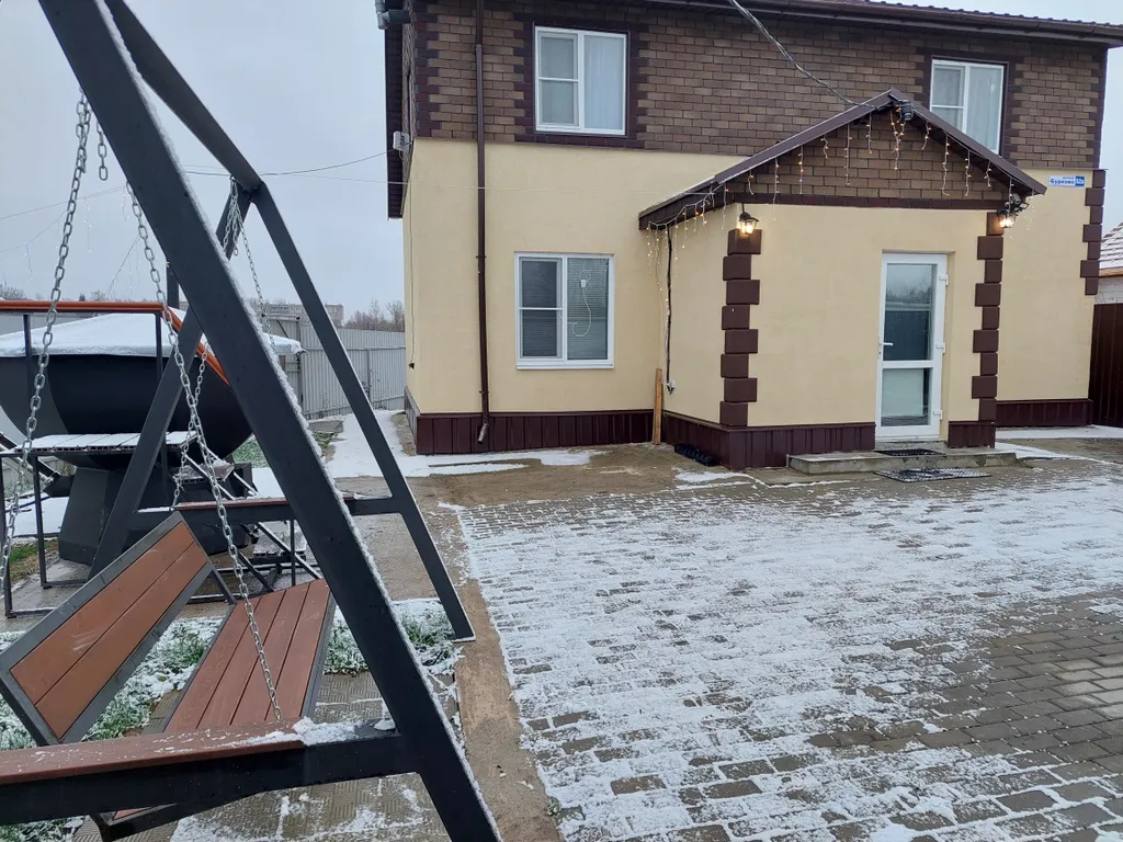 Дом на берегу залива