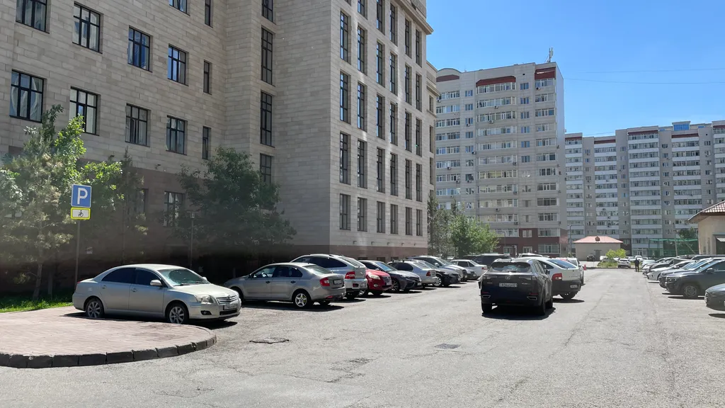 Уютная однокомнатная с видом на город возле набережной в Астане