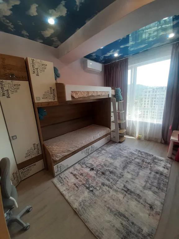 Уютная квартира с большим балконом и живописным видом на набережную