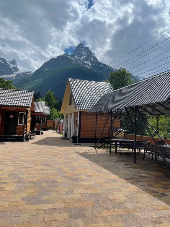 Уютный двухкомнатный домик в Домбае, в гостинице Мечта