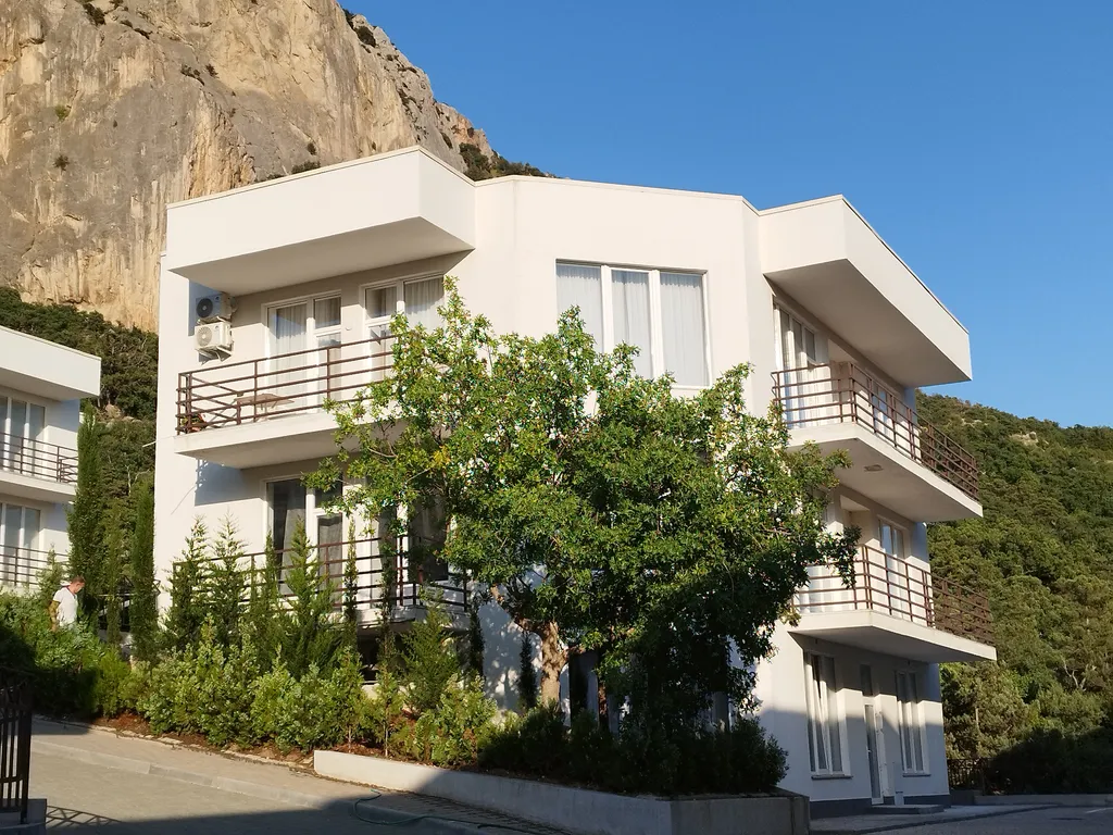 Квартира в бухте Ласпи у моря