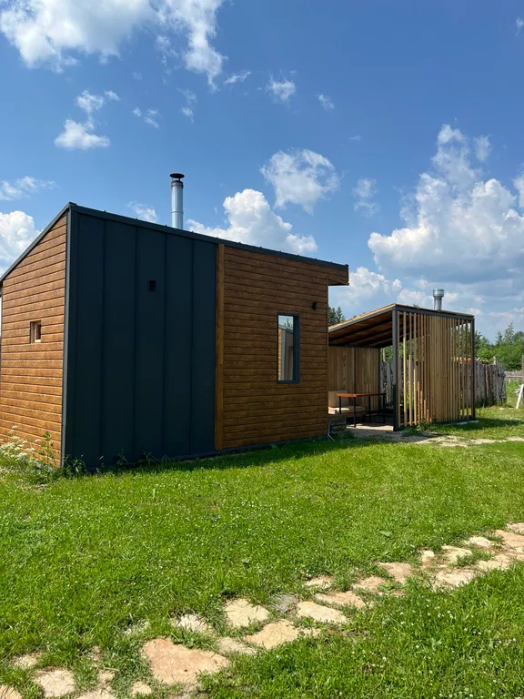 Просторный дом Барн-хаус с русской баней и беседкой с мангальной зоной