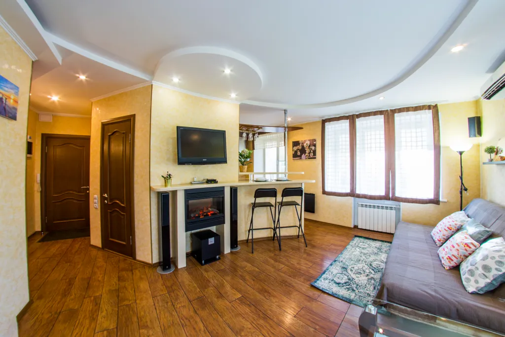 Студия с камином и рядом с достопримечательностями