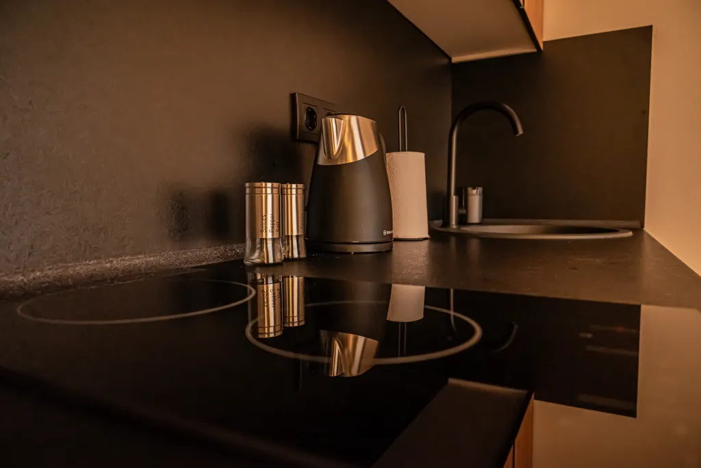 Уютная, красивая квартира-студия The Room Black