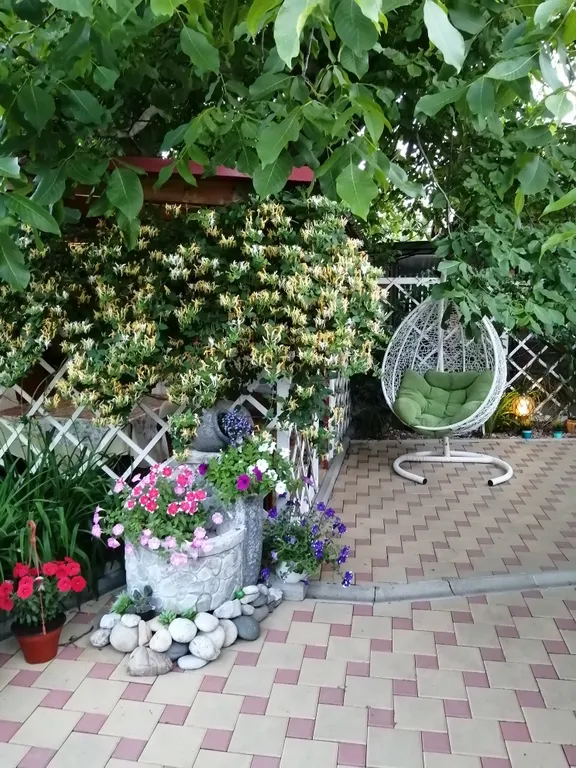 Уютный дом на набережной