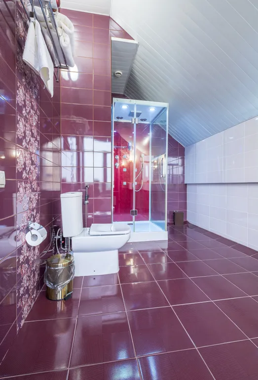 Элегантный номер с просторными окнами и высокими потолками ~ 5 метров!