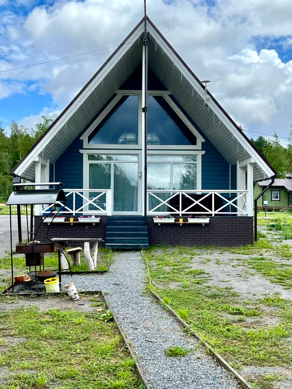 Панорамный коттедж в морском стиле с видом на озеро — аренда посуточно в Лахденпохья