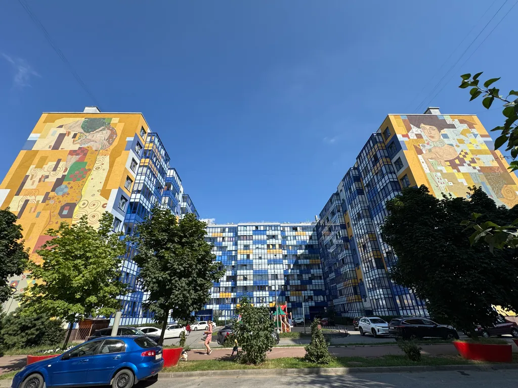 Уютная студия с большой кроватью в спальном районе