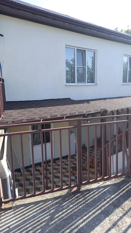 Уютная 2-комнатная квартира со своим двориком