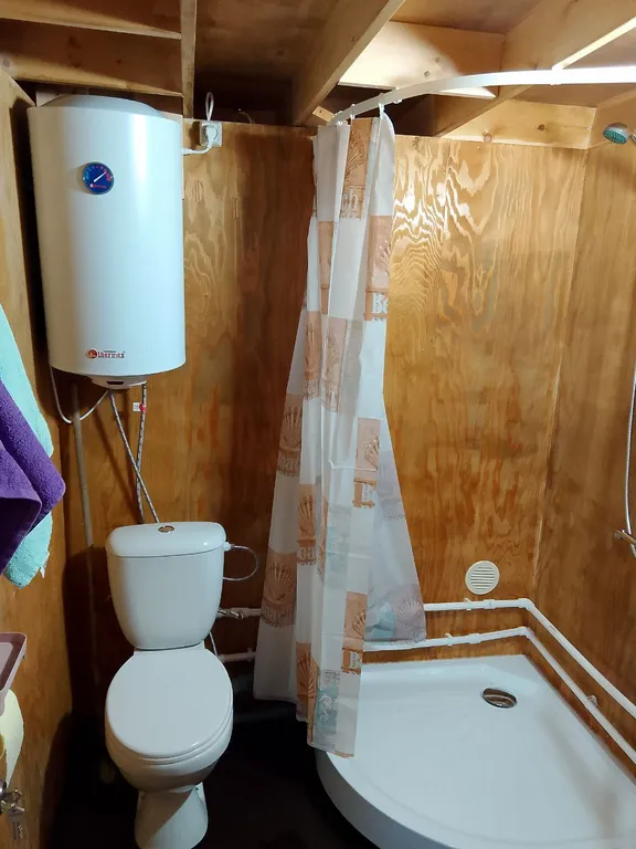 Гео купол в лесу на берегу озера Увильды