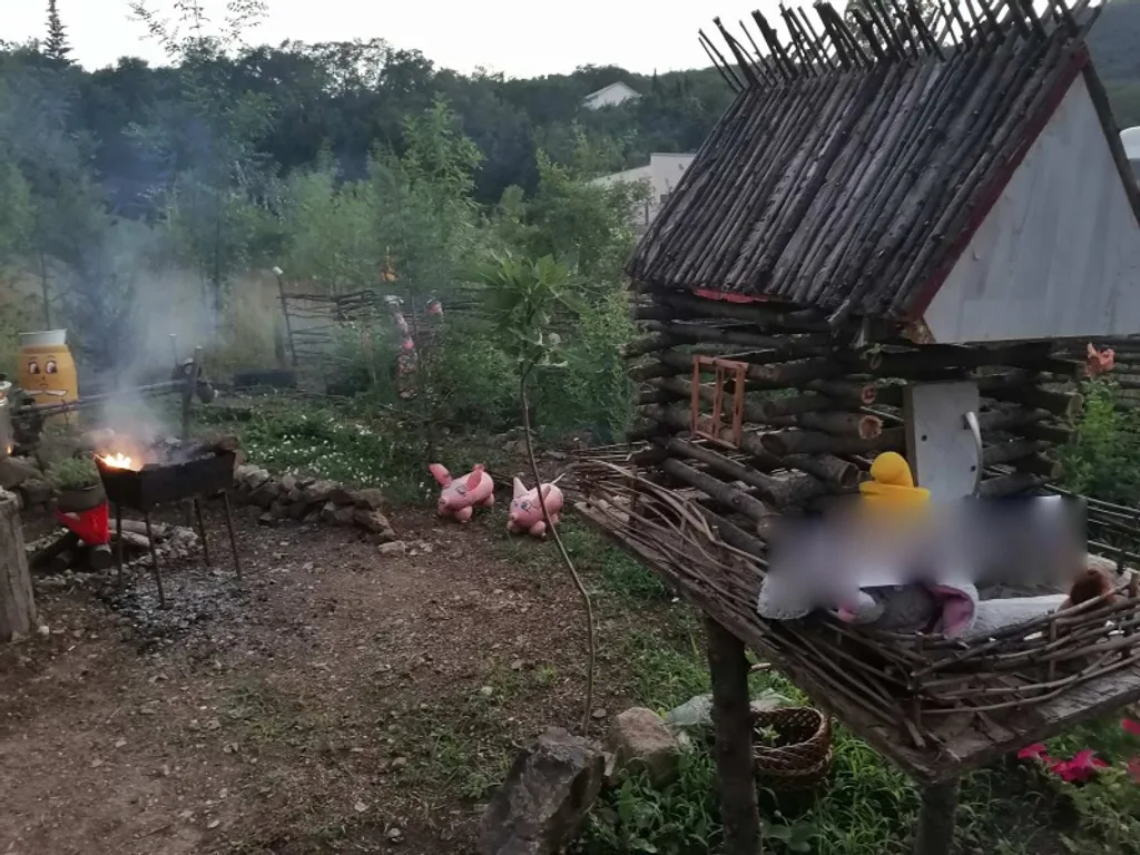 Коттедж с мангальной зоной