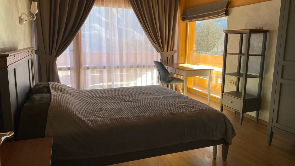 Шале с бассейном