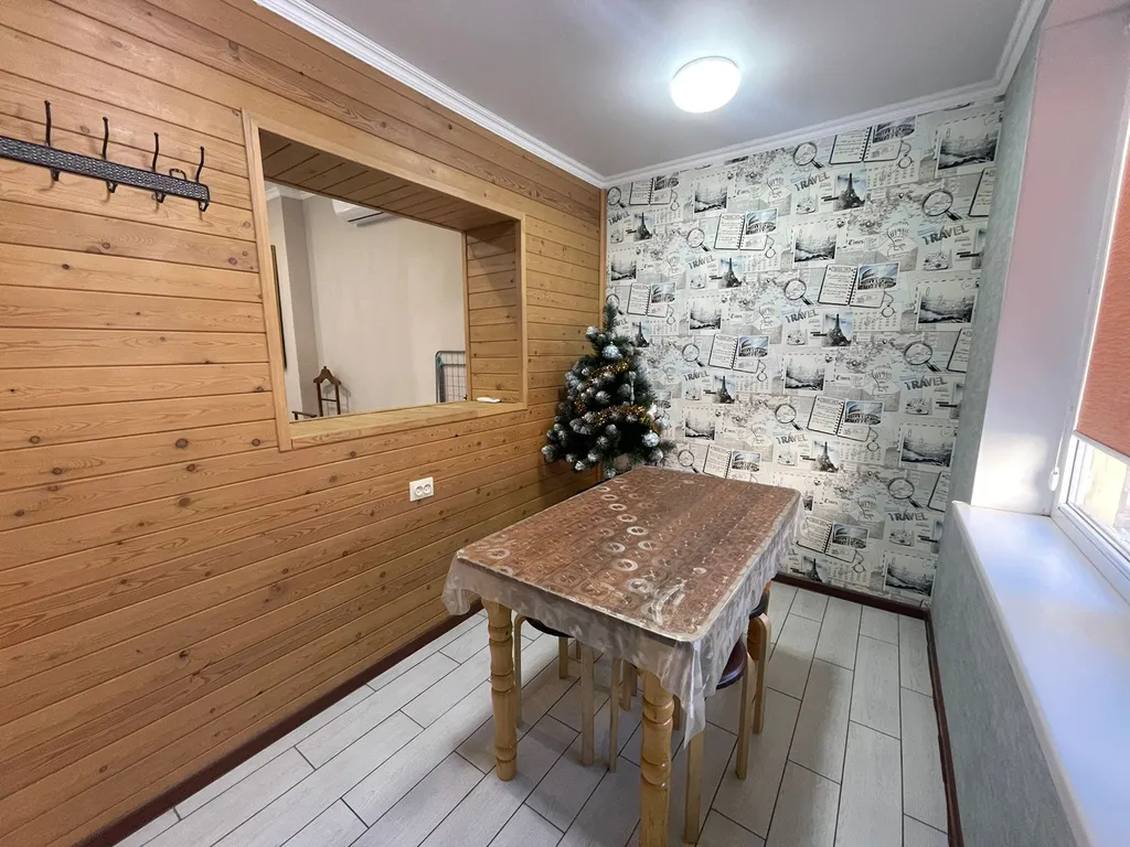 Виноградный домик 2-комнатный с кухней у Парка и Цветник