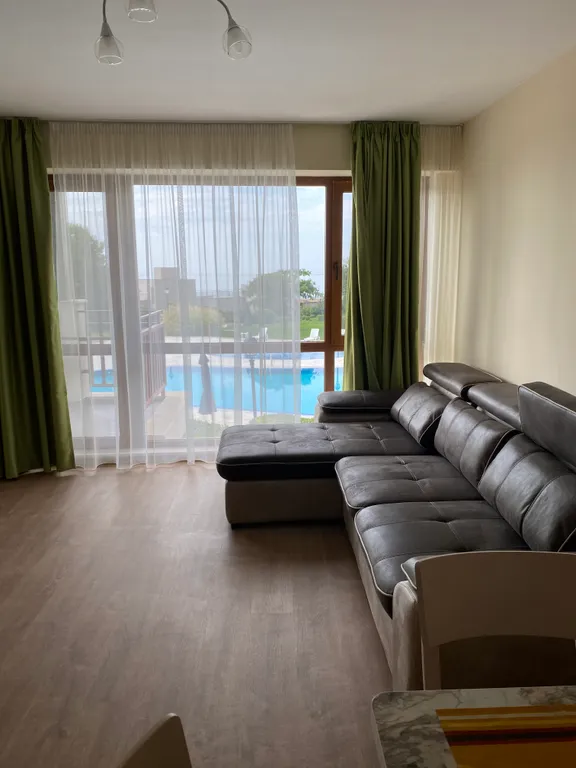 Апартамент с видом на море и бассейном