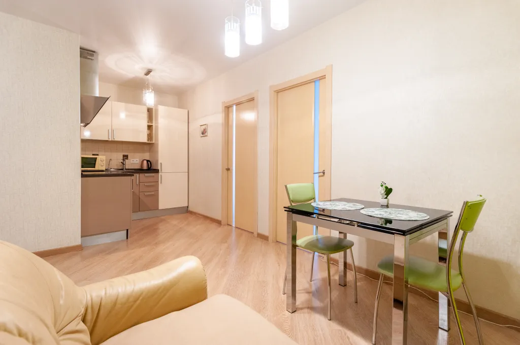 Двухкомнатная квартира в центре рядом с полевым спуском к Волге