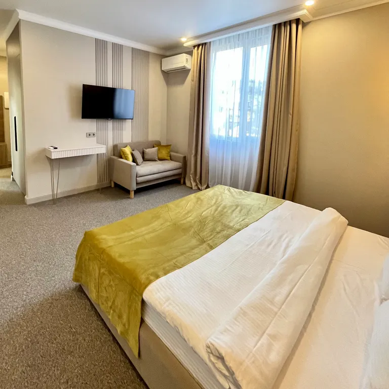 Коттедж с бассейном и баней