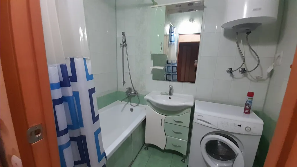 Дом возле набережной