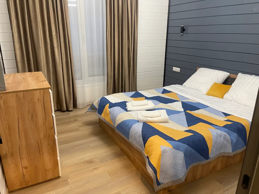 Уютный современный дом в лесу