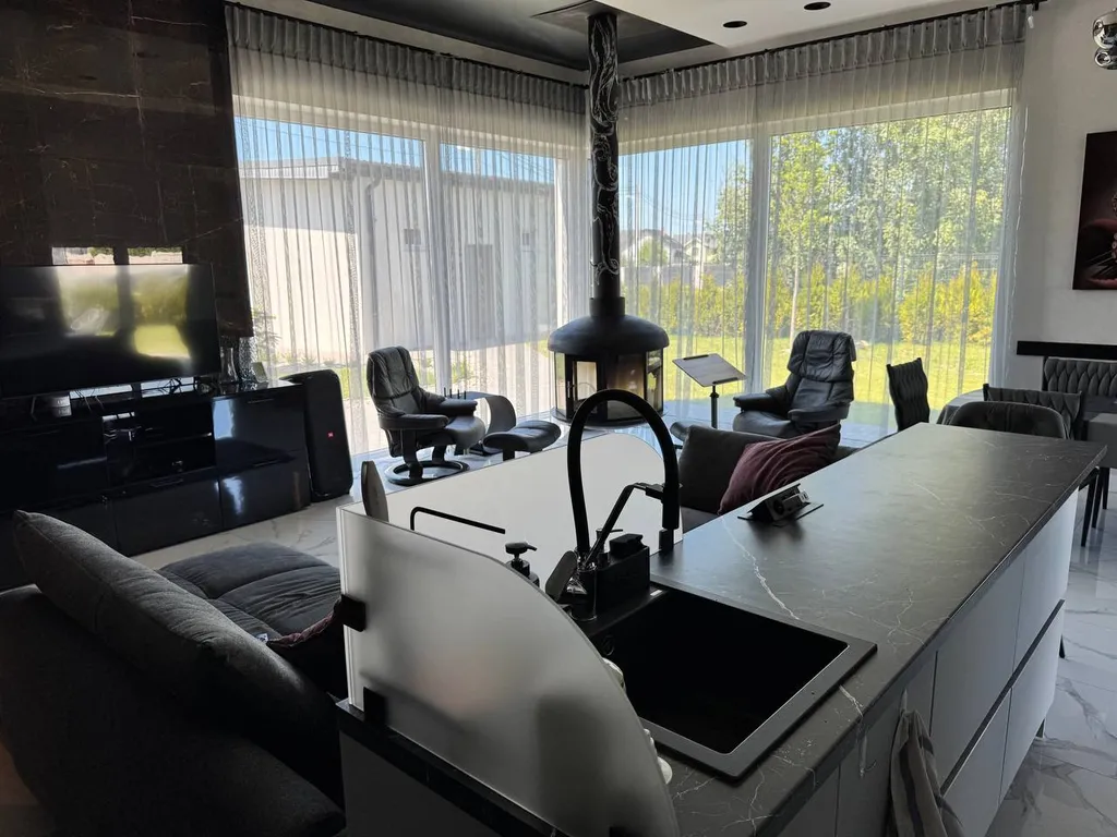 Современный стильный дом  лучшая локация у Калининград