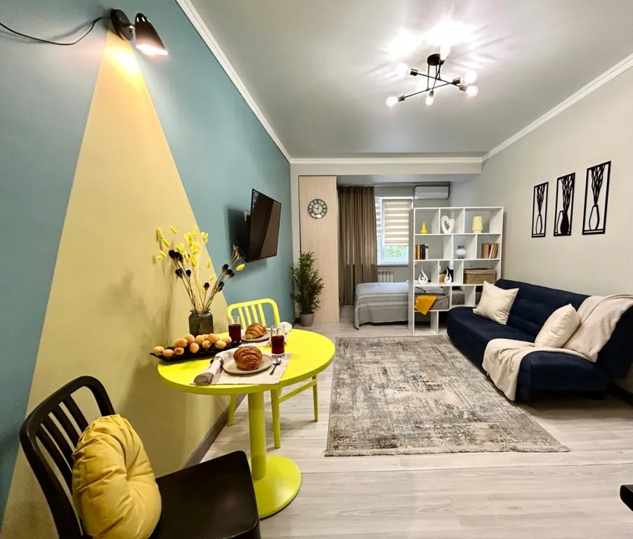 Яркая студия Молодежка в центре города