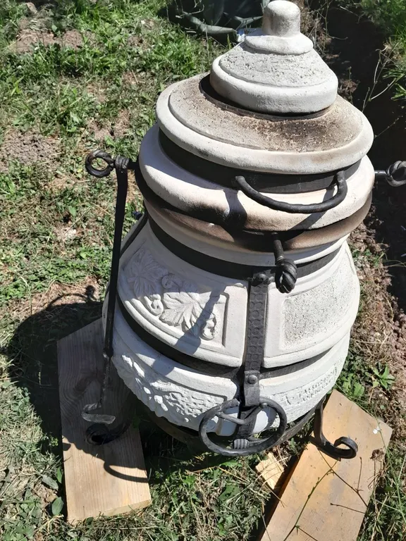 Современный мини-дом в горах недалеко от моря