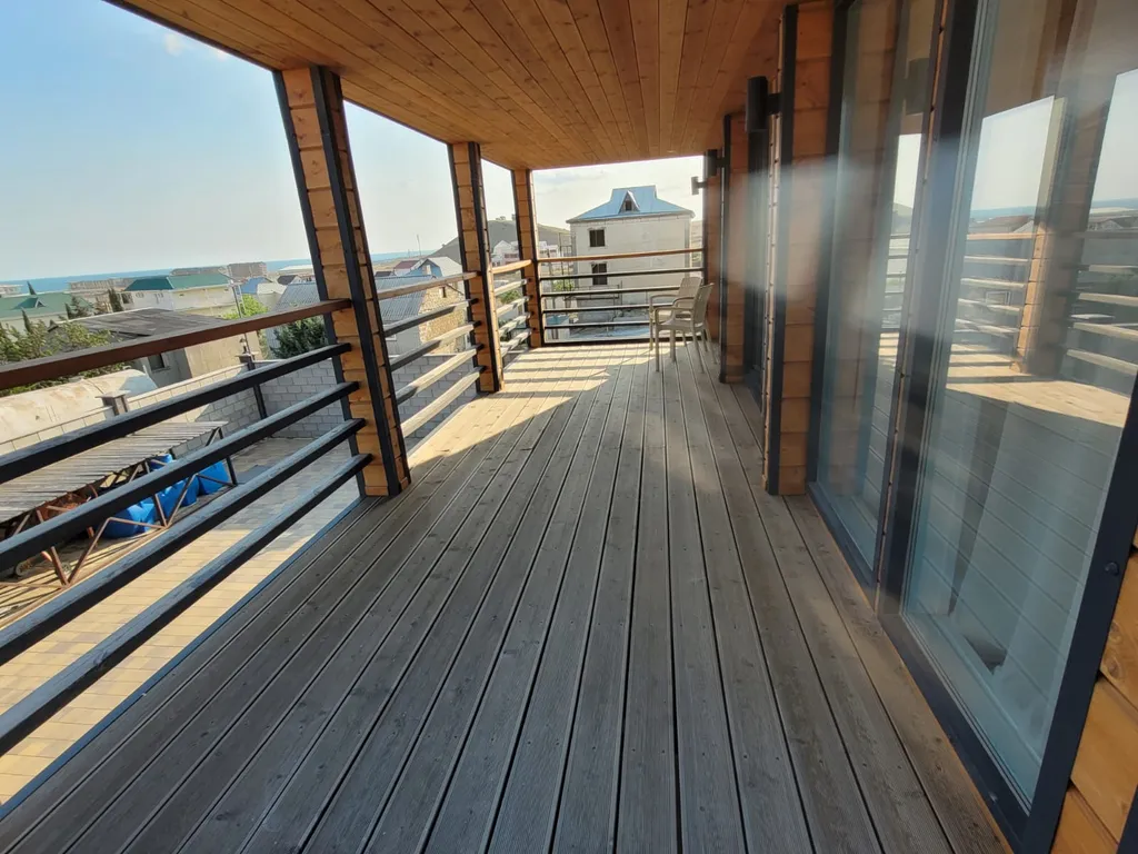 Новый комфортный чистый дом с террасой и видом на море