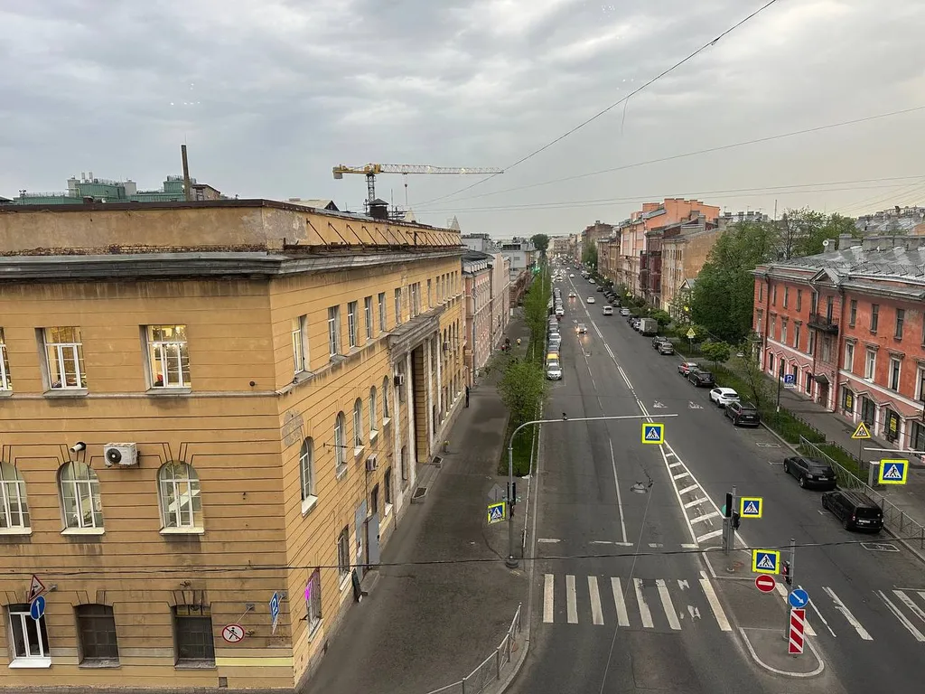 Видовая 2-х комнатная квартира в доме с историей в сердце города