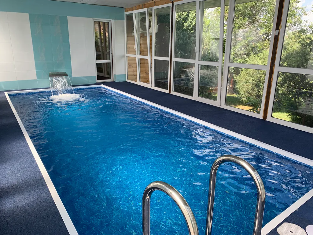 Коттедж Деревянный дом с личным бассейном в усадьбе Можжевеловый дворик — Айвовое